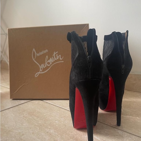 Louboutin heels, worn once in great condition - Picture 2 of 8